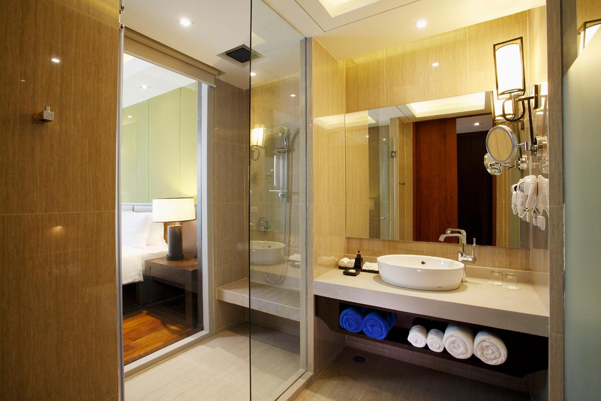 Deluxe Double Room Pool Access